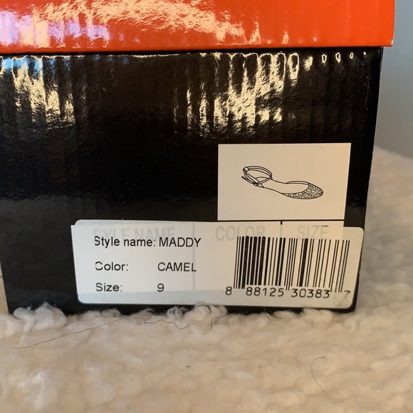 Flat sandal size 9 - Picture 5 of 5